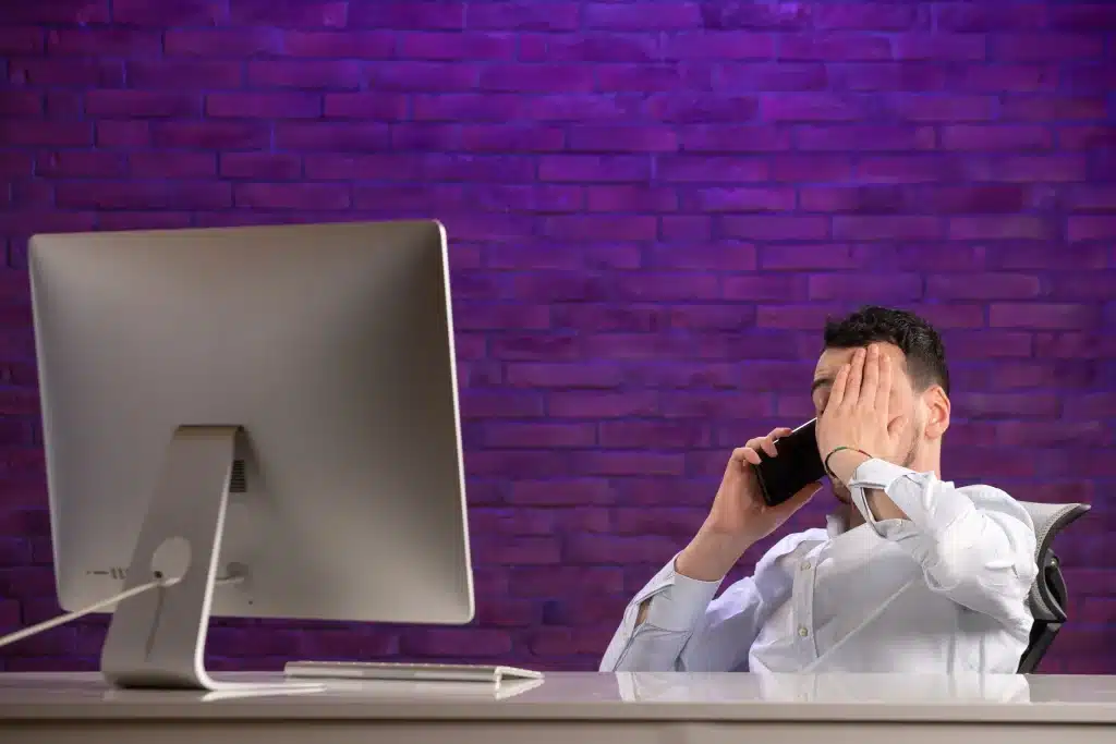 man-facing-the-monitor-frustrated